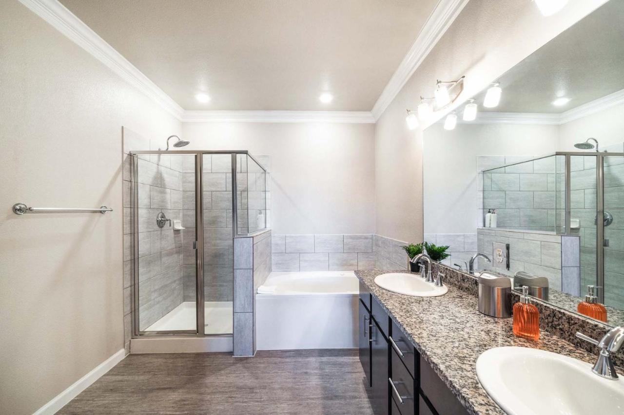 Luxury Townhomes - Evonify Stays Austin Eksteriør bilde